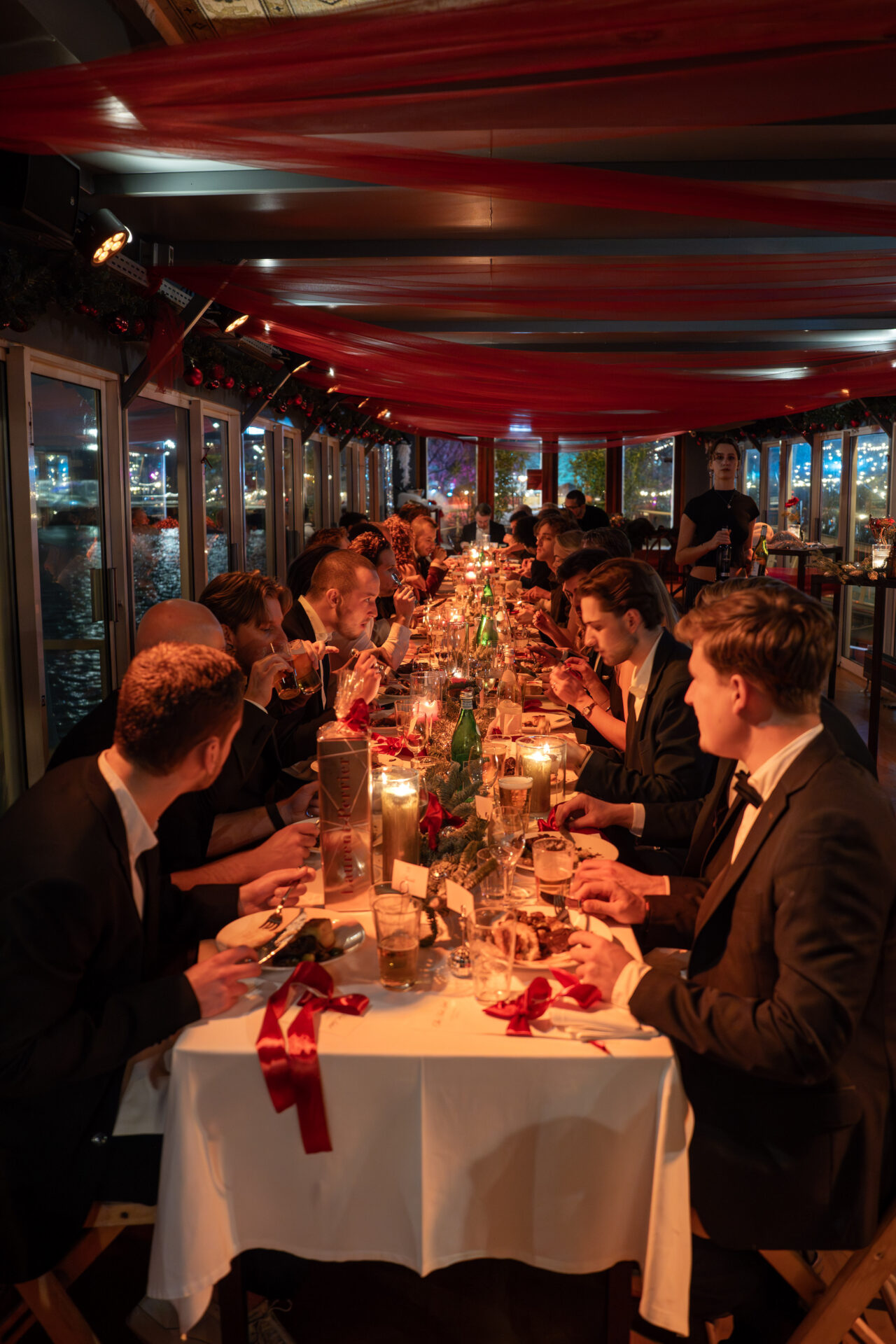 Celebrate Christmas at Hannekes